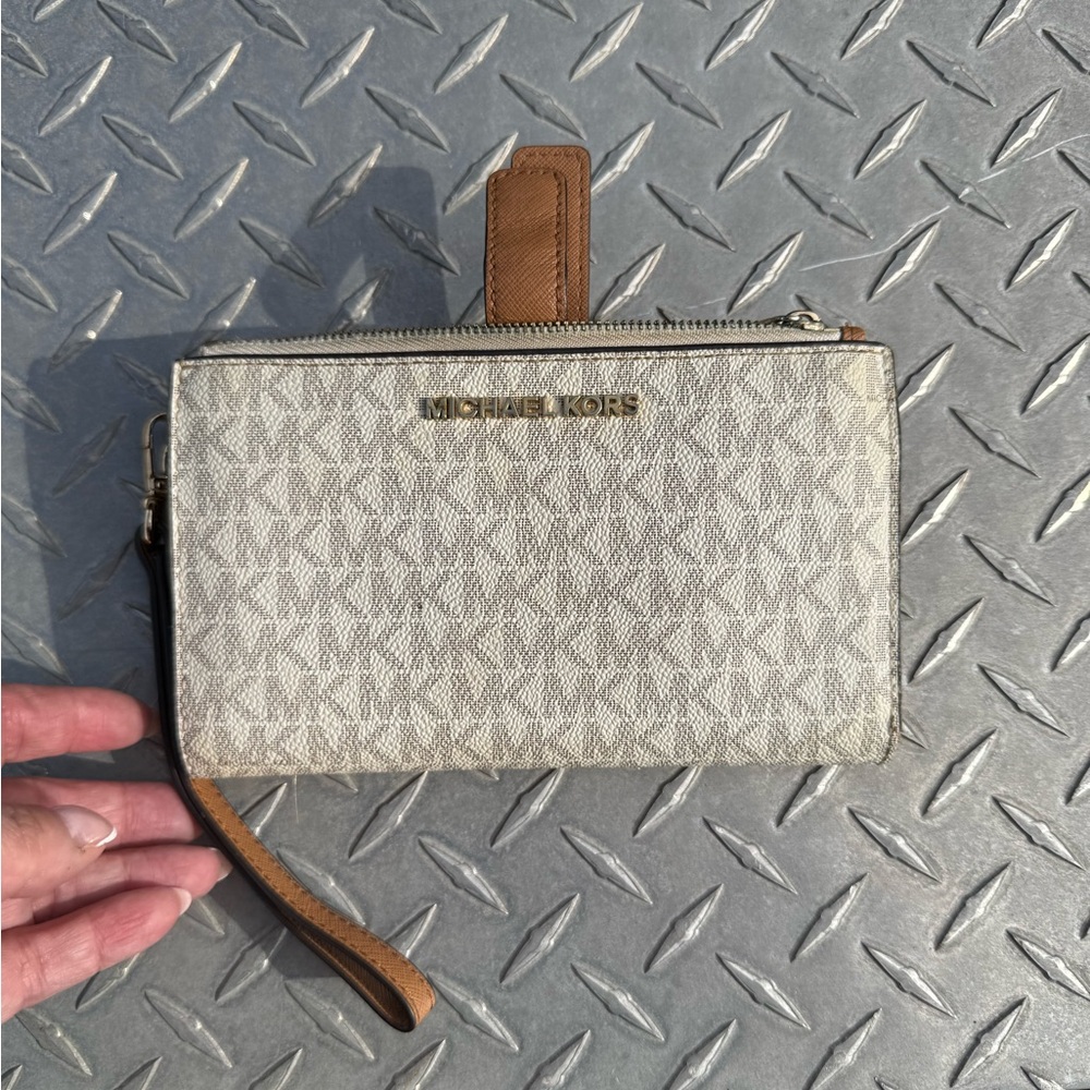 Michael Kors Cream and Tan Wallet